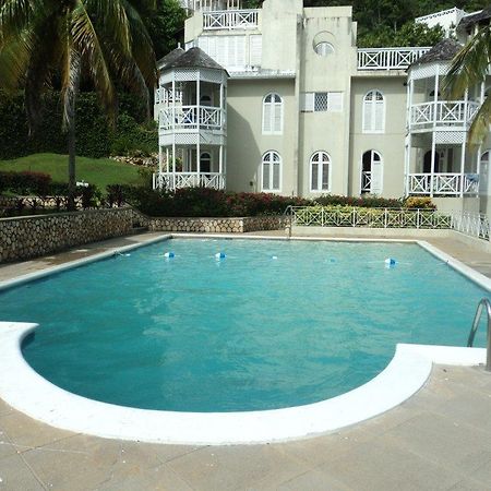 Chill On The Hill Apartment Ocho Rios Luaran gambar