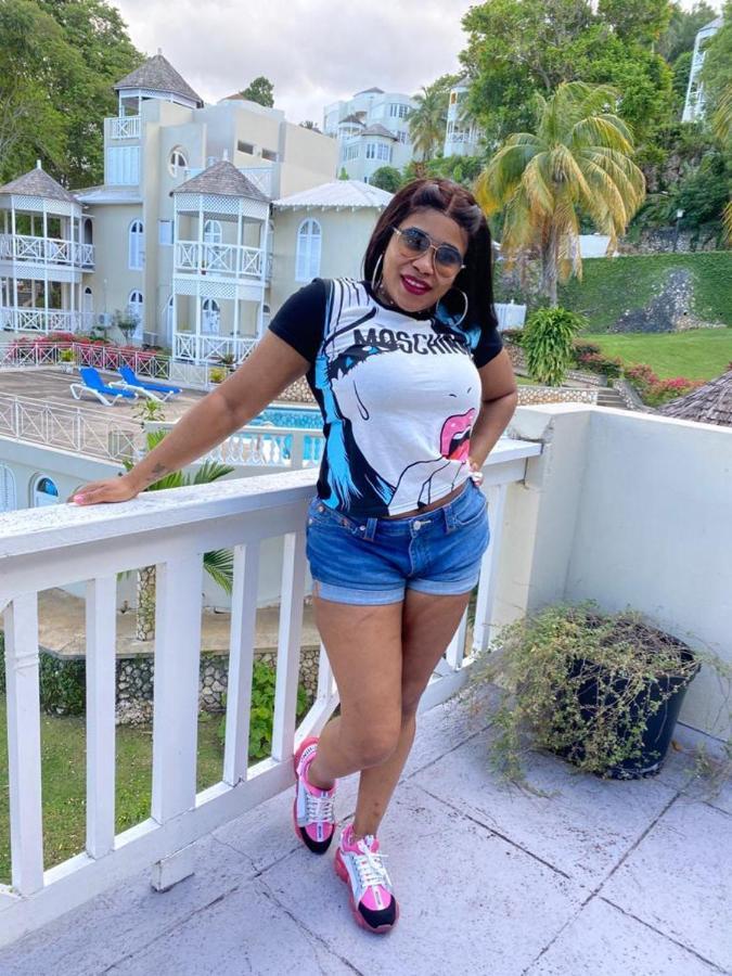 Chill On The Hill Apartment Ocho Rios Luaran gambar