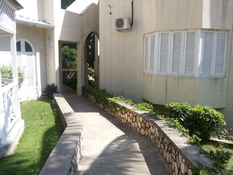 Chill On The Hill Apartment Ocho Rios Luaran gambar